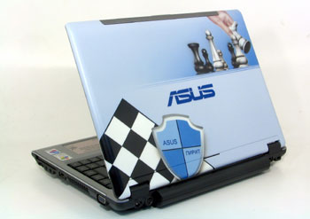 Такими ноутбуками награждены 20 участников “Турнира трех королей”