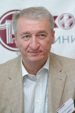 Виктор Савюк: “Доля КОМКОРа на столичном корпоративном рынке фиксированной телефонии в 2009 г. составит 25—28%”
