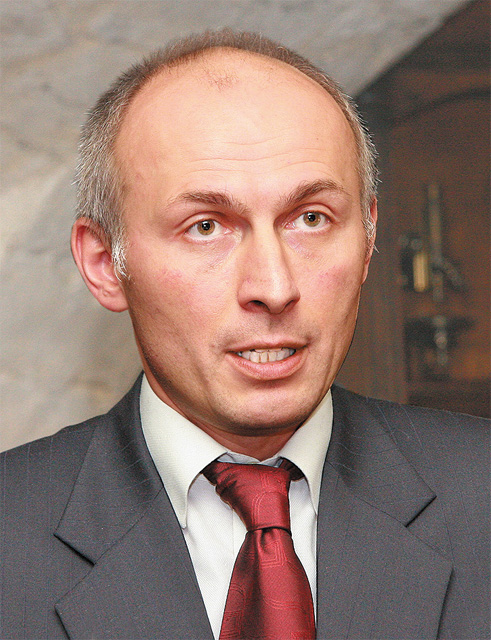 Алексей Ханжин: “При поиске новых партнеров предпочтение будет отдаваться крупным системным интеграторам и консалтинговым компаниям” Алексей Ханжин: “При поиске новых партнеров предпочтение будет отдаваться крупным системным интеграторам и консалтинговым компаниям”