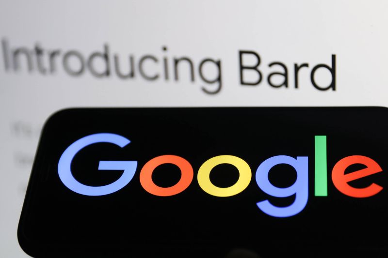 Google начинает развертывание ИИ-чатбота Bard