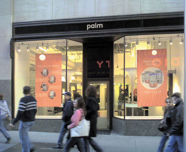 Магазин Palm в Рокфеллеровском центре Нью-Йорка Магазин Palm в Рокфеллеровском центре Нью-Йорка