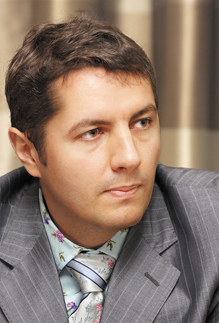 Вадим Яроцкий: “Почти три года мы активно развивали розничную сеть по системе франчайзинга. Но теперь мы начинаем открывать собственные магазины” Вадим Яроцкий: “Почти три года мы активно развивали розничную сеть по системе франчайзинга. Но теперь мы начинаем открывать собственные магазины”