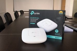 TP-Link EAP245  -     