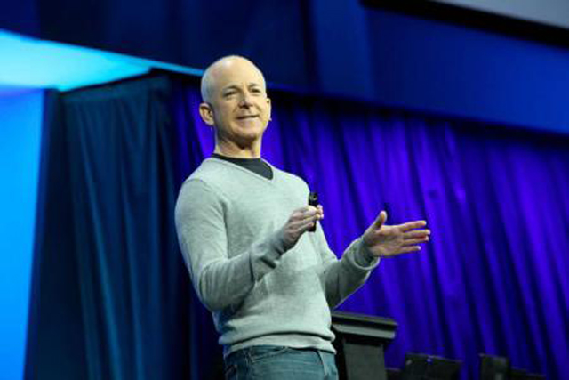 Стивен Синофски получит опцион в виде ценных бумаг Microsoft на сумму 14,2 млн. долл. в обмен на лояльность Стивен Синофски получит опцион в виде ценных бумаг Microsoft на сумму 14,2 млн. долл. в обмен на лояльность