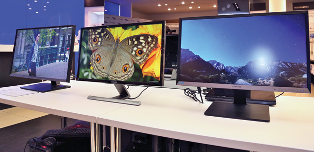 Внешний вид премиальных мониторов Samsung (в центре — UD590) Внешний вид премиальных мониторов Samsung (в центре — UD590)