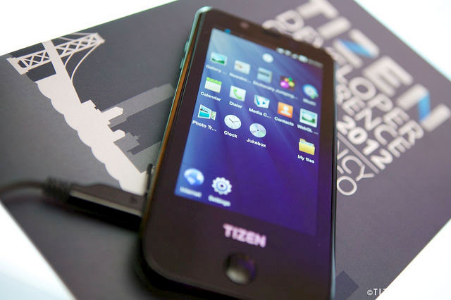 Прототип первого смартфона Samsung на базе ОС Tizen, который пока так и не увидел свет Прототип первого смартфона Samsung на базе ОС Tizen, который пока так и не увидел свет