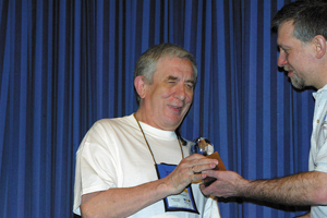 Е.В. Панкратьеву вручается приз за выдающиеся тренерские заслуги. Беверли Хиллз, 2003 г.