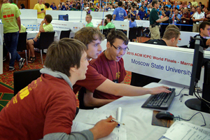 Команда МГУ в финале Чемпионата мира 2015 г. Слева направо: Г. Евстропов, В. Омельяненко, М. Пядёркин