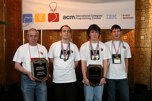 Команда МГУ — вице-чемпион мира и чемпион Европы 2005 г. Слева направо: Е. Панкратьев, П. Наливайко, В. Рычёв, П. Митричев