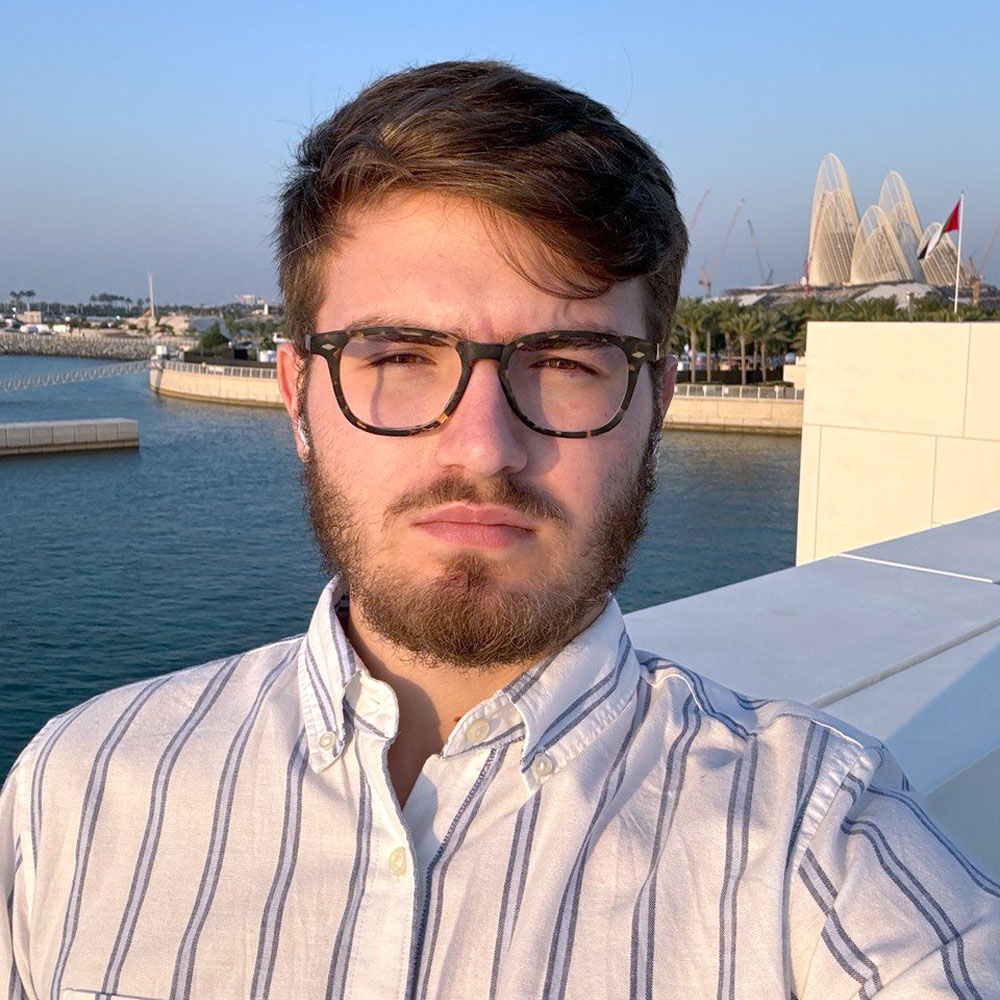 Кирилл Адещенко