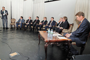 Пленарная дискуссия объединила корпоративных заказчиков и ИТ-бизнес