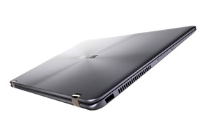 При толщине менее 14 мм и массе 1,3 кг ASUS ZenBook Flip UX360UA — по-настоящему тонкий и лёгкий трансформируемый ноутбук
