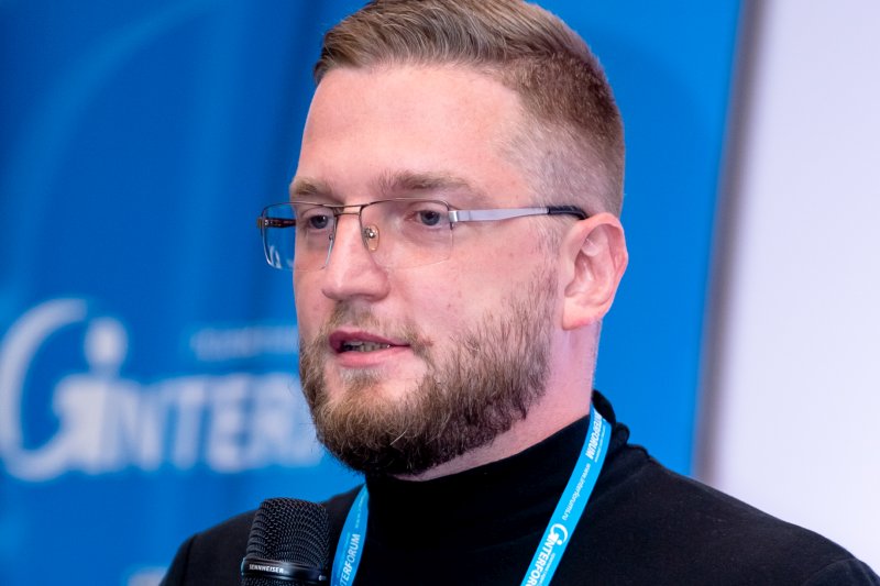 Прежде чем дать ИИ доступ к рекламе: пять проверок, которые сохраняют контроль